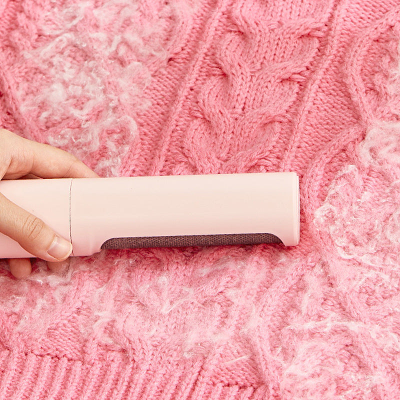 Brosse Anti-Poils Auto-Nettoyante AVINTARO™